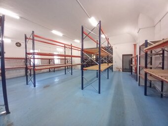 pronájem skladu 230 m2, s kanceláří a garáží, v Orlové - 2