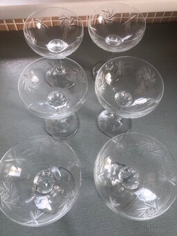 Sada 6 broušených sklenic na šampaňské - 2