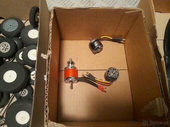 RC letadlo - náhradní díly - 2