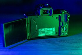 Canon EOS M50 + objektiv, uv filtr, baterie, adaptér VILTROX - 2
