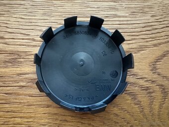 Prodám ORIGINÁL středové krytky kol BMW (55mm) - 2