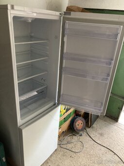 Lednice Beko K6330 - s mrazákem - 180 cm - 2
