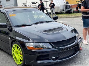 Mitsubishi Lancer EVO 9 - 2