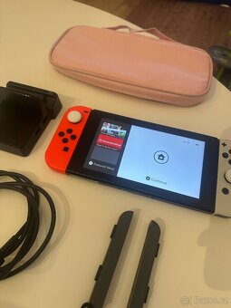 Nintendo switch V2 v krásném stavu - 2