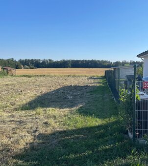 🏡 Stavební pozemek Býšť 827 m² -platné stavební povolení - 2