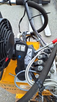 Příkopové rameno na kompaktní traktor Frontoni - 2