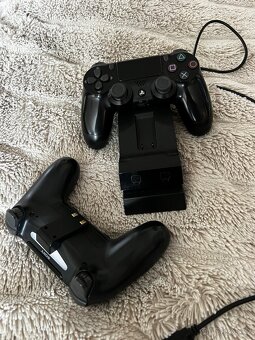 Nabíjecí stojan na ovladače PlayStation se dvěma ovladači - 2