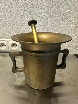 Prodám starý mosazný hmoždíř - 2