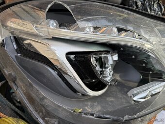 Mercedes w212 facelift pravý led světlomet komplet - na díly - 2