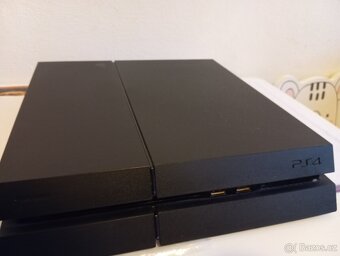 Prodám PlayStation 4 +volant 2x ovladač - 2