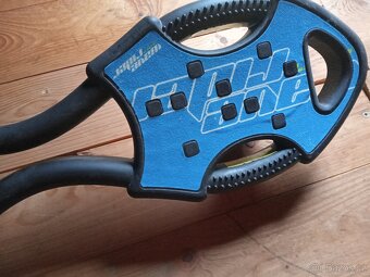 Waveboard modro černý - 2