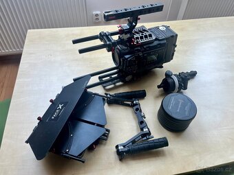 Blackmagic URSA mini Pro G2 / EF / CAMTREE RIG - 2