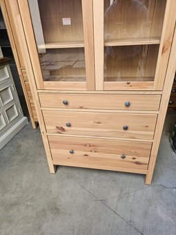 VITRÍNA IKEA HEMNES - 2