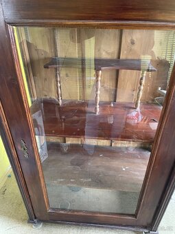Starožitná dřevěná vitrína (skleník) - 2