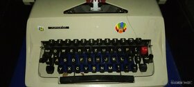 Kufříkový psací stroj Consul - 2