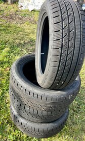 Zimní pneumatiky 205,55,R17. - 2