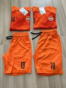2x Fotbalový dres Holandsko H&M, v. 134/140 a 146/152 NOVÝ - 2