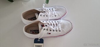 Plátěnky Tommy Hilfiger vel. 42 - 2