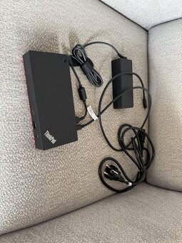ThinkPad Universal USB-C Dock 40AY - 2