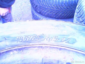 sada pneu celoročních 185/65/15 renault - 2