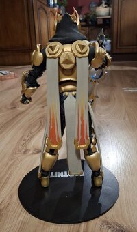 McFarlane Toys - Fortnite Ice King - Premium Figure 28cm - 2