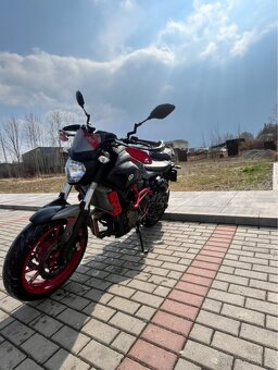 YAMAHA MT-07 - 2