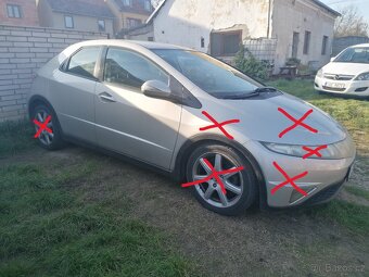 HONDA CIVIC 8G POUZE DÍLY - 2