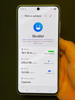 Samsung Galaxy S21 FE 256GB Bílý - 2