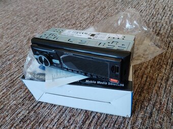 Nové autoradio s bluetooth - 2