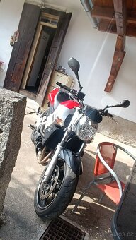 Suzuki GSR 600 - 2