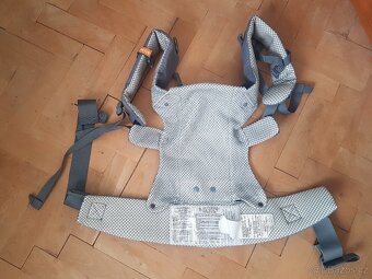 Nosítko Beco s pláštěnkou z chladivých materiálů - 2
