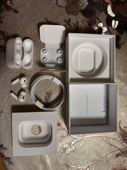 Apple AirPods Pro 2 (USB-C) - 2