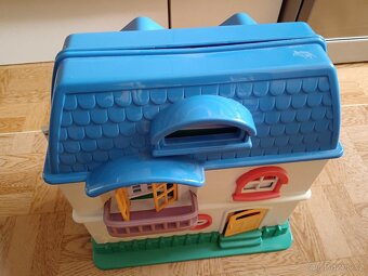 Rozkládací domeček pro panenky i s hračkami - 2