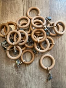 Dřevěné kroužky na závěsy Ikea - 2
