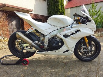 Aprilia RSV4 1100 Factory (2022) - 2