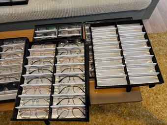 Profesionální 2ks kufry Techgal a 22 kazet na brýle NOVÉ - 2