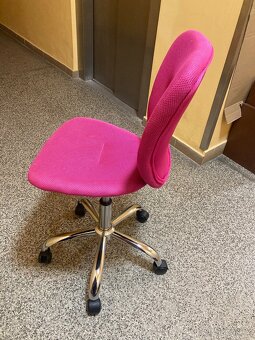 Ruzova detska zidle - 2