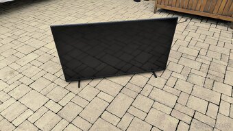 Panasonic JX800 Smart TV - 2