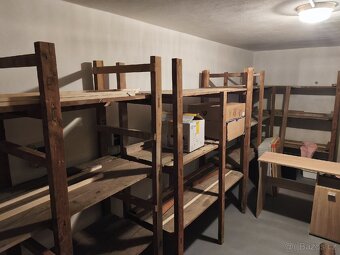 Dřevěné regály - 2