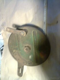 Štít zadní brzdy předválka - 2