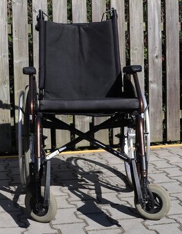 054-Mechanický invalidní vozík Meyra. - 2