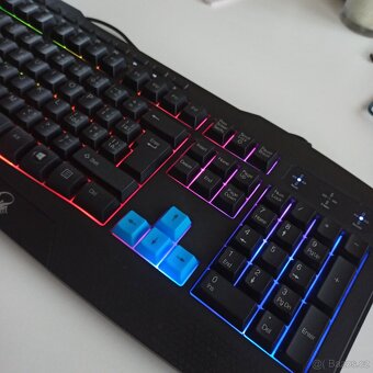 Podsvícená klávesnice a myš - 2