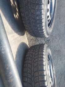 Pneu 195/65R15 - 2