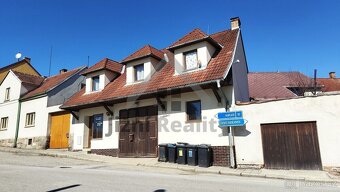 Činžovní dům v obci Besednice - 2