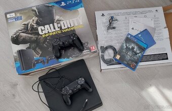Playstation 4 + hra + 2x ovladač - 2