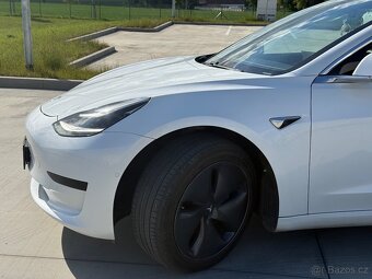 Tesla model 3 - 2
