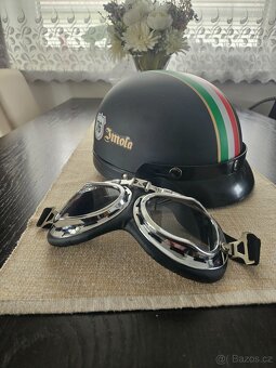 Stylová nová moto přilba - 2