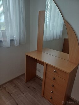 Komoda, toaletní a noční stolek - 2