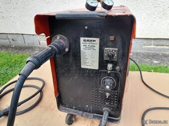 Profi Co2 svářečka Skef Fui mág 300 - 2