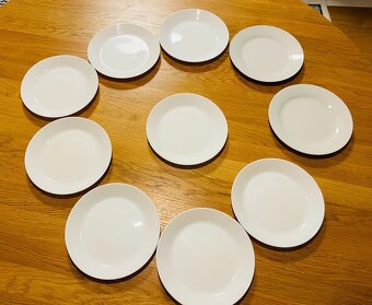 Sada talířů a misek IKEA, sklenice na nápoje atd. viz fotky - 2